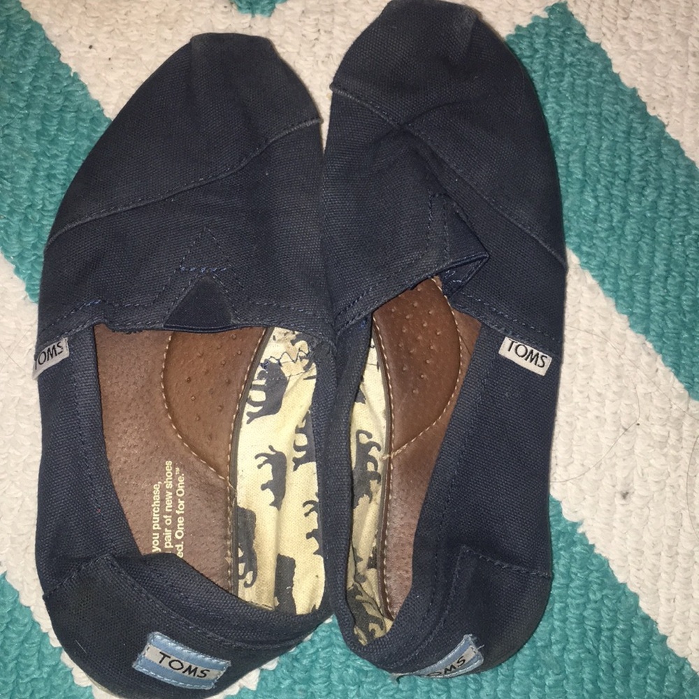 FREE WITH 20+ PURCHASE blue toms